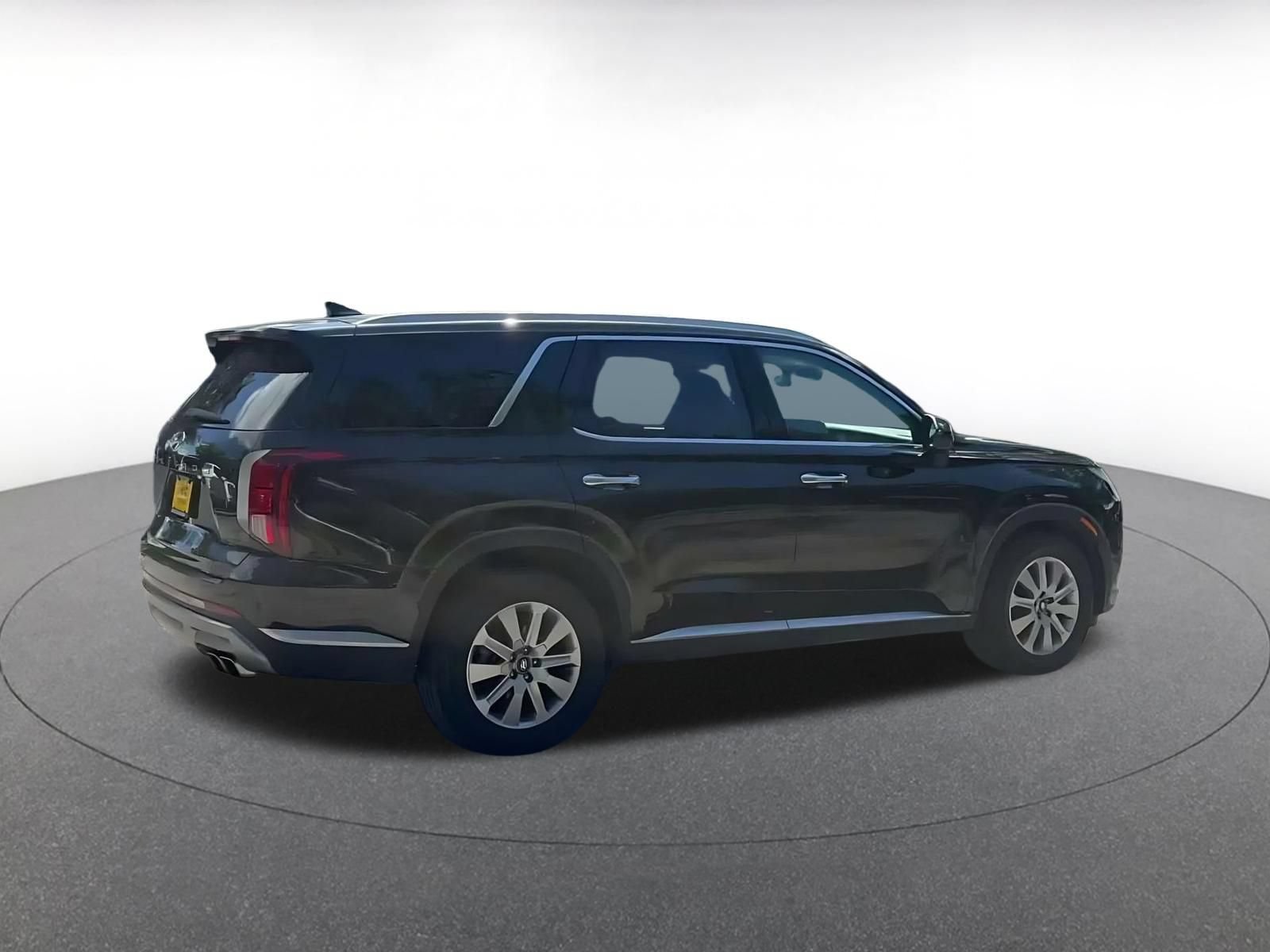 Used 2025 Hyundai Palisade SEL FWD image 13