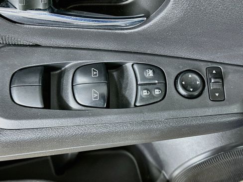 Used 2023 Nissan Kicks SV FWD image 15