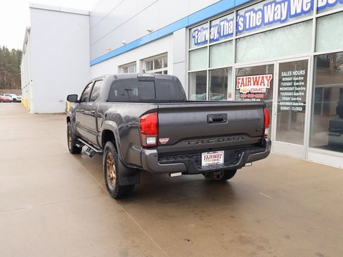 Used 2019 Toyota Tacoma TRD Sport w/ Technology Package image 8