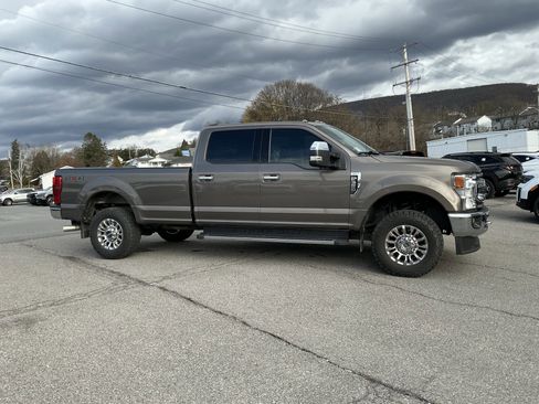 Used 2021 Ford F350 XLT w/ XLT Premium Package image 2
