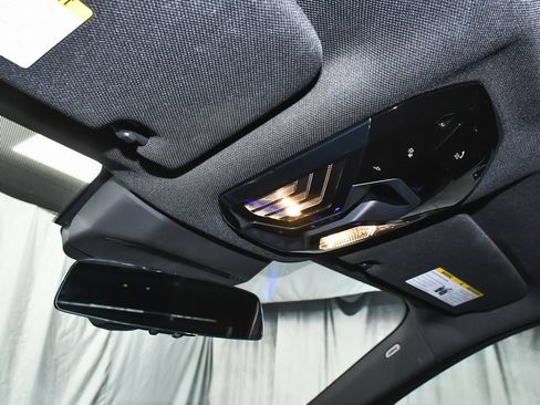 Used 2023 BMW i7 xDrive60 image 68