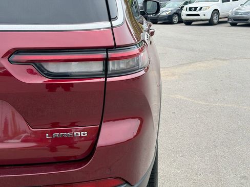 Used 2023 Jeep Grand Cherokee L Laredo RWD image 11