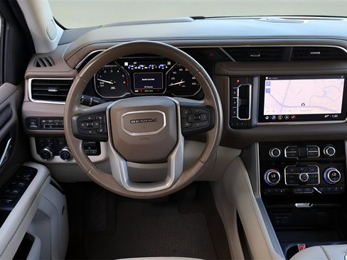 Used 2021 GMC Yukon Denali w/ Denali Ultimate Package image 12