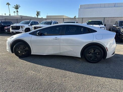 Used 2025 Toyota Prius LE image 7