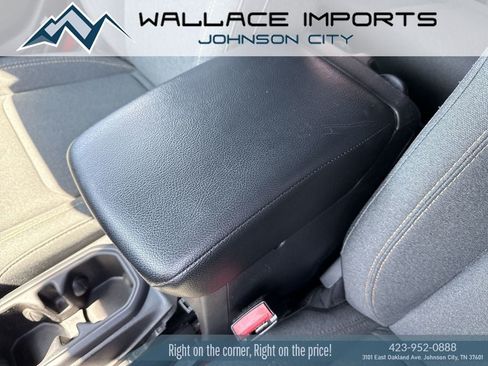 Used 2024 Jeep Wrangler Unlimited w/ Convenience Group AWD/4WD image 21