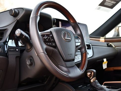 Certified 2023 Lexus ES 350 Ultra Luxury image 11