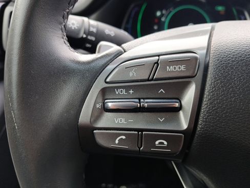 Used 2022 Hyundai Ioniq SE image 16