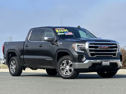 Used 2020 GMC Sierra 1500 SLE w/ X31 Off-Road Package image 2