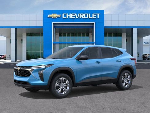 New 2026 Chevrolet Trax LS image 2