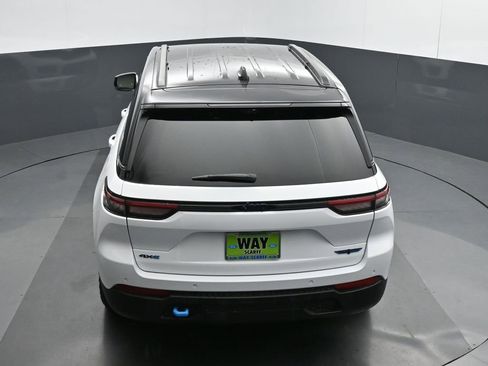 Used 2023 Jeep Grand Cherokee Trailhawk w/ Luxury Tech Group III image 44