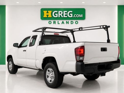 Used 2022 Toyota Tacoma SR RWD image 2