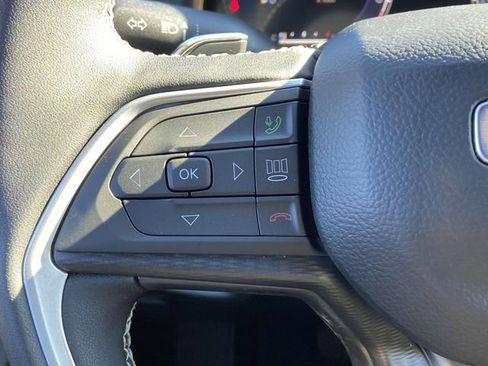 New 2025 Jeep Grand Cherokee Altitude image 27