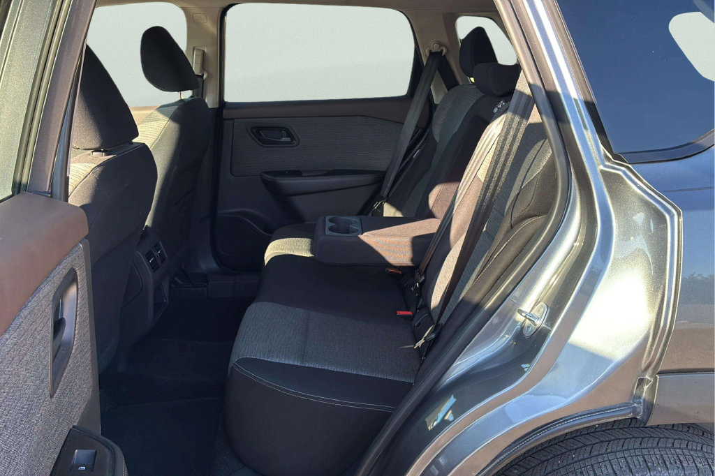 Used 2021 Nissan Rogue S FWD image 32