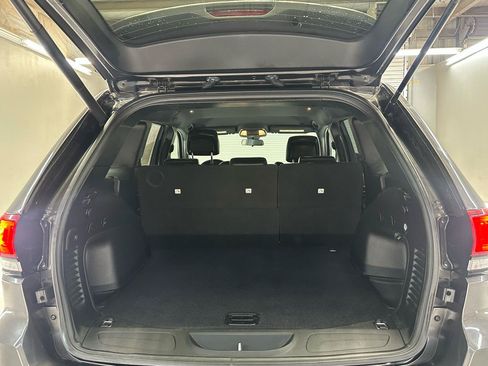 Used 2021 Jeep Grand Cherokee Laredo X RWD image 9
