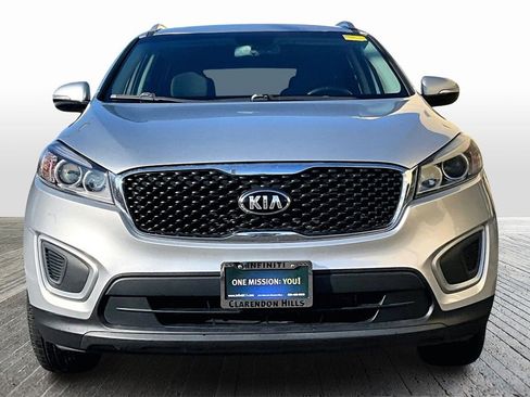 Used 2018 Kia Sorento LX image 2