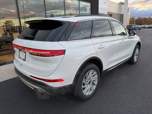 New 2026 Lincoln Corsair Premiere image 3