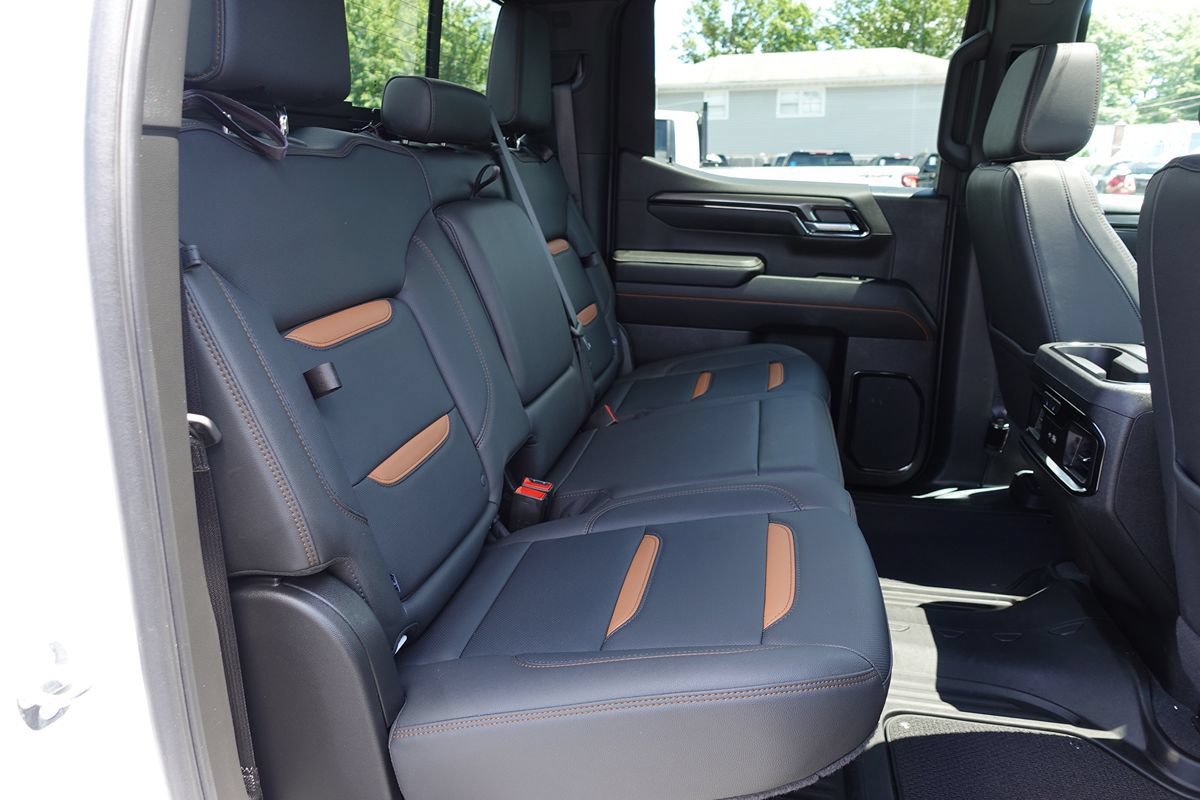 Used 2024 GMC Sierra 1500 AT4 w/ Technology Package AWD/4WD image 37