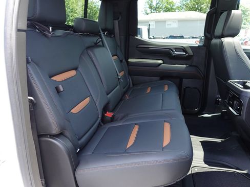 Used 2024 GMC Sierra 1500 AT4 w/ Technology Package AWD/4WD image 37