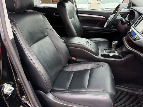 Used 2018 Toyota Highlander XLE w/ Protection Package #3 AWD/4WD image 37