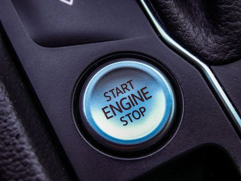 Used 2021 Volkswagen Atlas Cross Sport SE image 30