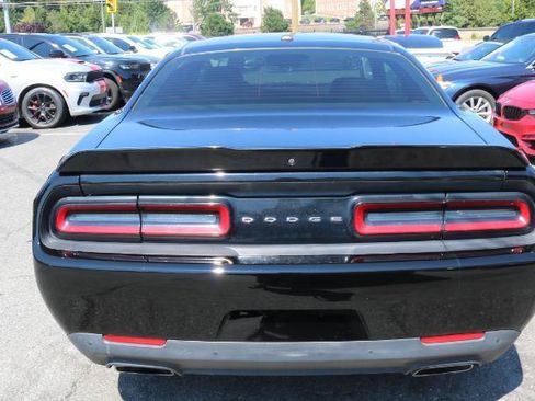 Used 2019 Dodge Challenger R/T RWD image 5