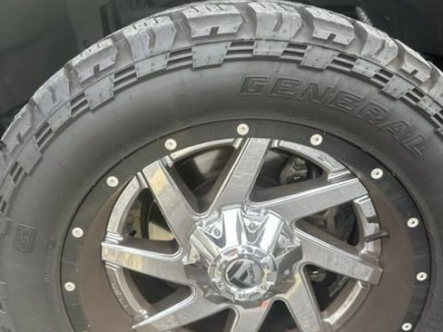 Used 2017 Ford F150 XLT w/ Equipment Group 302A Luxury AWD/4WD image 3
