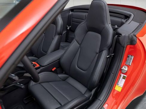 Used 2025 Porsche 911 Carrera T RWD image 22