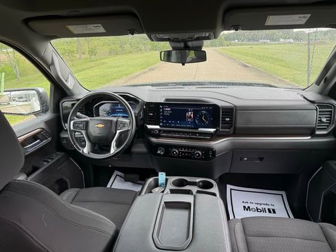 Used 2023 Chevrolet Silverado 1500 LT AWD/4WD image 17