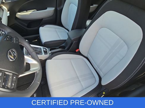 Used 2025 Hyundai Venue SEL FWD image 15