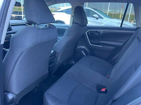Used 2021 Toyota RAV4 LE FWD image 12