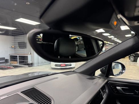 Used 2018 Porsche Macan S image 26