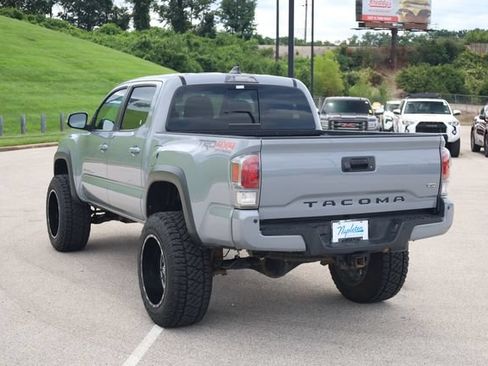Used 2020 Toyota Tacoma TRD Off-Road w/ TRD Premium Off Road Package AWD/4WD image 6