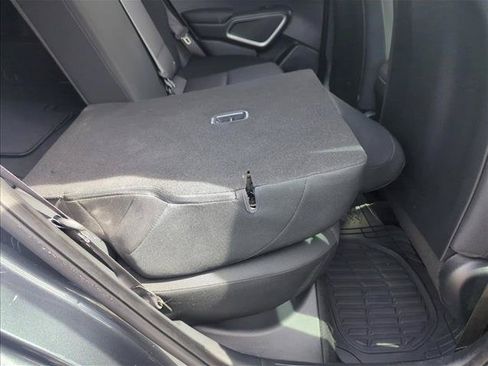 Used 2025 Kia Soul LX w/ LX Technology Package FWD image 22