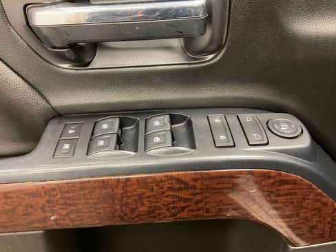 Used 2018 GMC Sierra 2500 SLE w/ SLE Preferred Package image 11