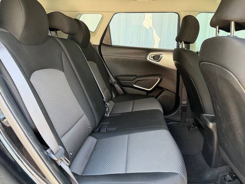 Used 2020 Kia Soul LX FWD image 10