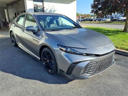 Certified 2026 Toyota Camry SE image 5