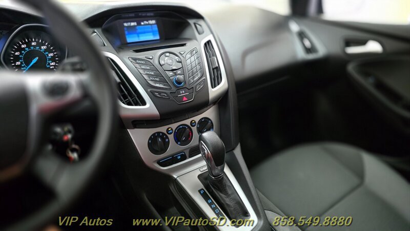 Used 2014 Ford Focus SE FWD image 19