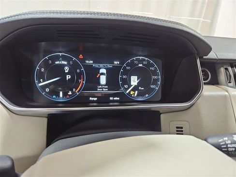 Used 2015 Land Rover Range Rover HSE image 8