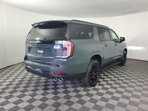 New 2026 Chevrolet Suburban RST image 4