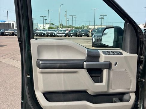 Used 2015 Ford F150 XLT AWD/4WD image 11