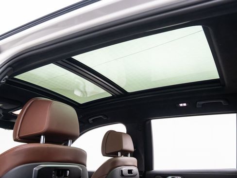 Used 2023 BMW X7 M60i w/ Executive Package image 18