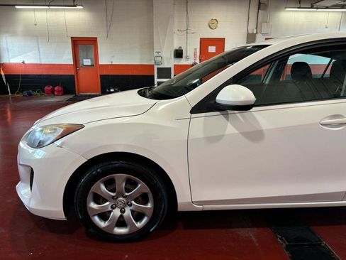 Used 2013 MAZDA MAZDA3 i Sport image 11