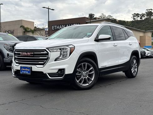 Used 2022 GMC Terrain SLT image 2