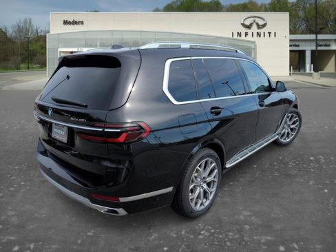 Used 2025 BMW X7 xDrive40i w/ Premium Package image 4