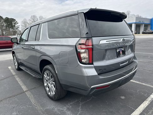 Used 2021 Chevrolet Suburban LT w/ Rear Media and Nav Package image 6