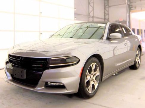 Used 2019 Dodge Charger SXT AWD/4WD image 5