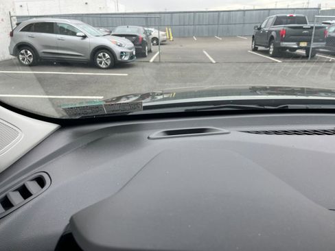 Used 2025 Chevrolet TrailBlazer LT image 32