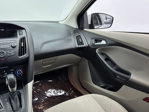 Used 2018 Ford Focus SE image 25