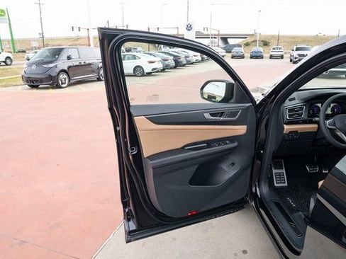 New 2026 Volkswagen Atlas Cross Sport SEL R-Line image 11