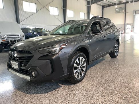 Used 2025 Subaru Outback Limited AWD/4WD image 5